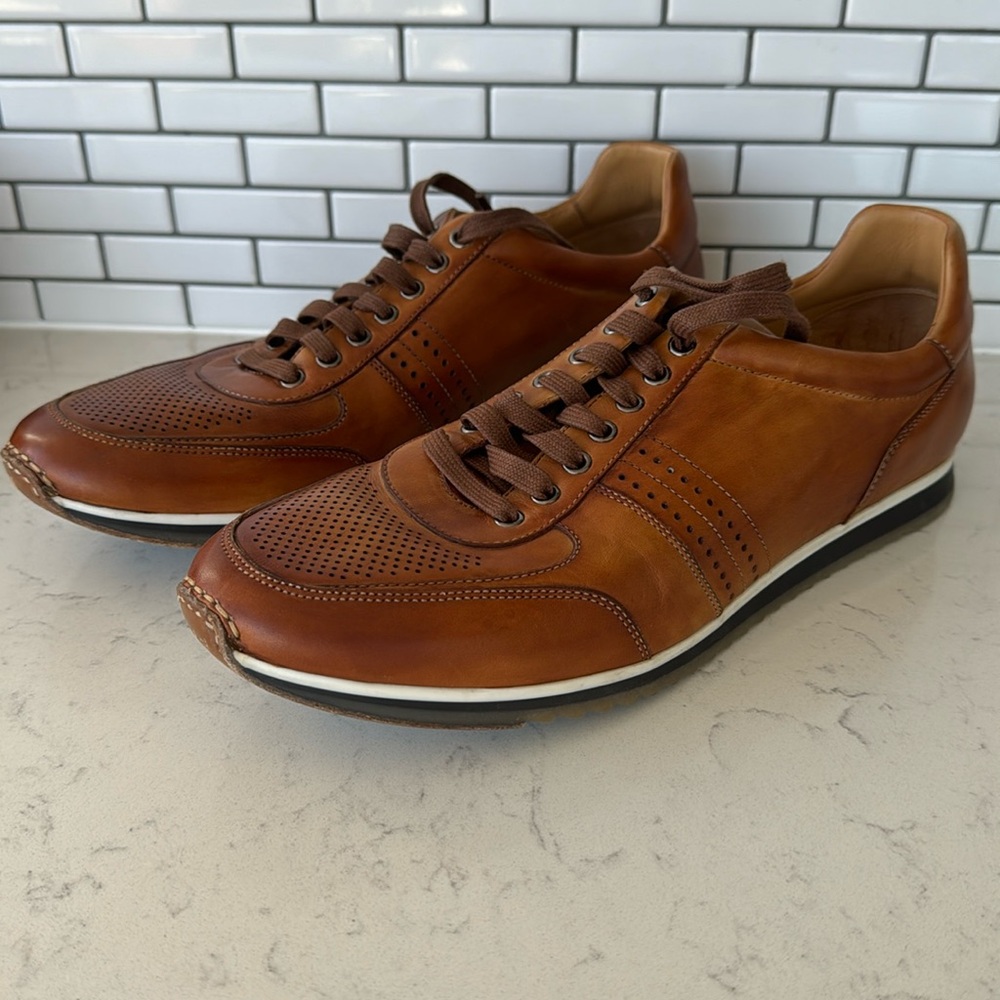 Magnanni Size 9 Leather Shoes. Make me an offer.